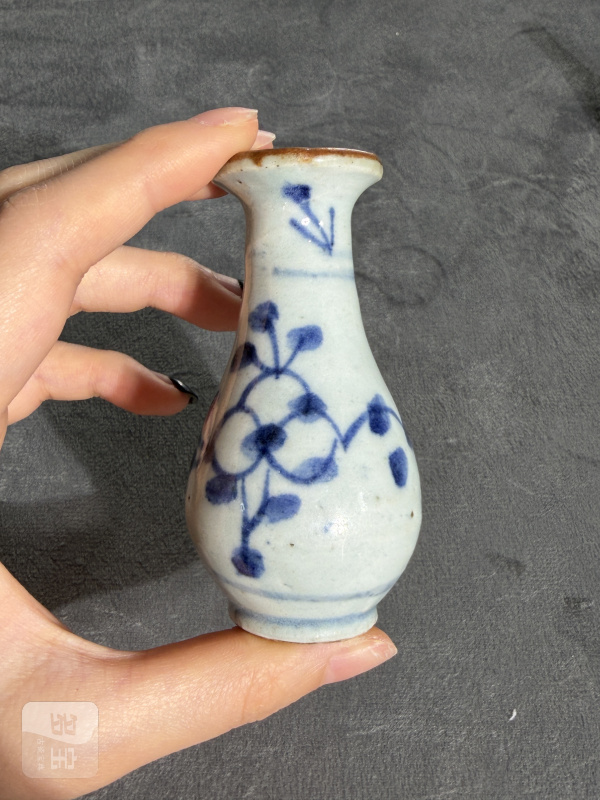 清早期青花花卉纹小瓶一组两件 - 图11